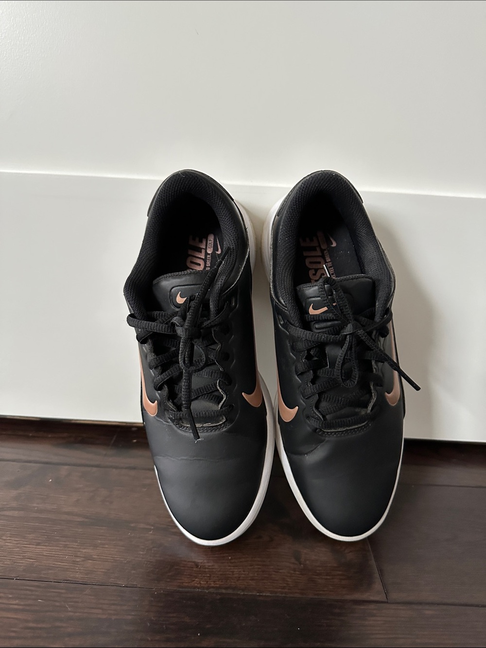 Nike Ladies Black Golf Shoes with Metallic Copper Swoosh Sz 8